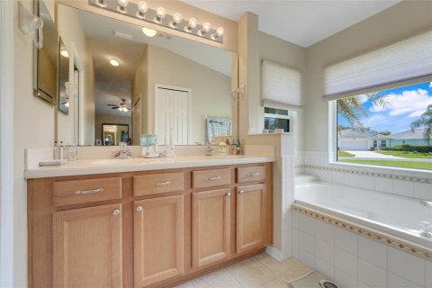 House in Leesburg, Florida 3 bedrooms, 188.68 sq.m. № 1682950 - photo 16