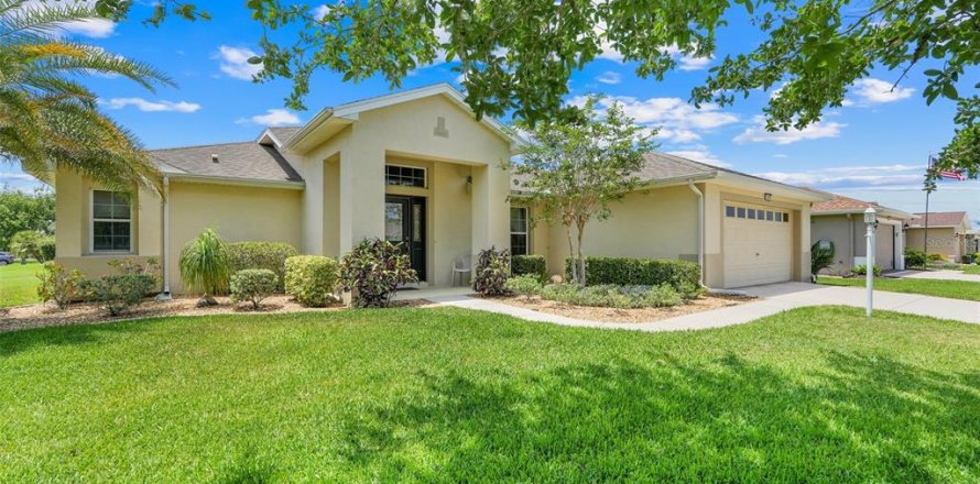 House in Leesburg, Florida 3 bedrooms, 188.68 sq.m. № 1682950