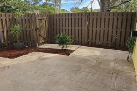 Adosado en alquiler en Jupiter, Florida, 2 dormitorios, 122.63 m2 № 1033766 - foto 1