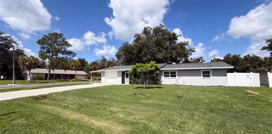 Villa ou maison à Lakeland, Floride 3 chambres, 160.91 m2 № 2227368