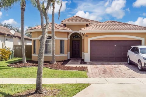 House in Homestead, Florida 3 bedrooms, 163.42 sq.m. № 1933770 - photo 25