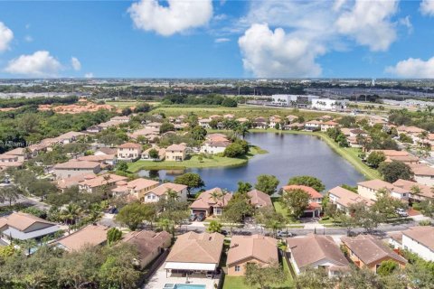 House in Homestead, Florida 3 bedrooms, 163.42 sq.m. № 1933770 - photo 7