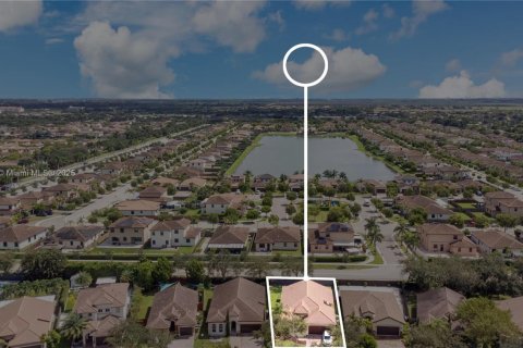 House in Homestead, Florida 3 bedrooms, 163.42 sq.m. № 1933770 - photo 8