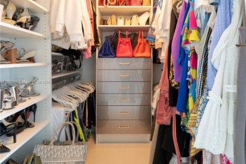 Купить кондоминиум в Майами, Флорида 1 комната, 121.98м2, № 1932952 - фото 13