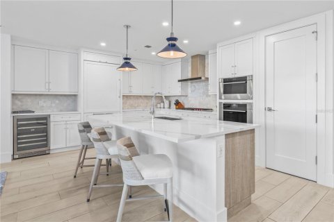 Condo in Sarasota, Florida, 2 bedrooms № 2128607 - photo 5