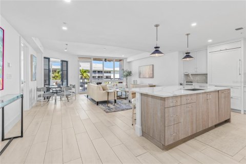 Condo in Sarasota, Florida, 2 bedrooms № 2128607 - photo 4