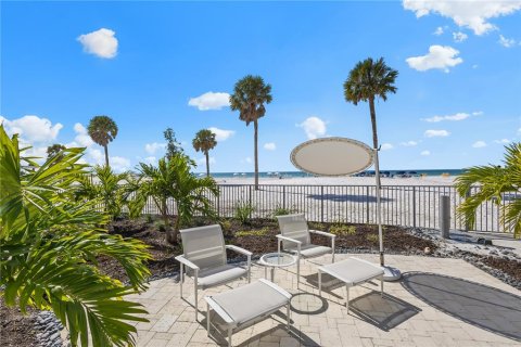 Condo in Sarasota, Florida, 2 bedrooms № 2128607 - photo 15
