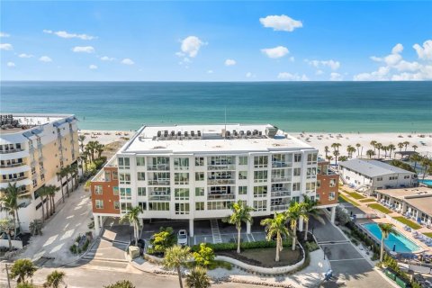 Condo in Sarasota, Florida, 2 bedrooms № 2128607 - photo 20