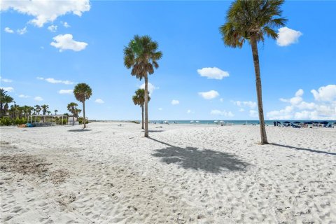 Condo in Sarasota, Florida, 2 bedrooms № 2128607 - photo 16