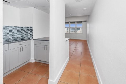 Condominio en venta en Miami Beach, Florida, 47.01 m2 № 1889514 - foto 3