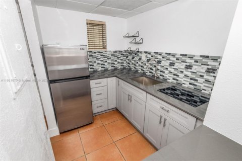 Condominio en venta en Miami Beach, Florida, 47.01 m2 № 1889514 - foto 4