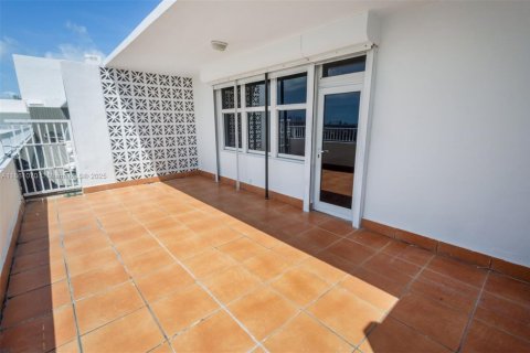 Condominio en venta en Miami Beach, Florida, 47.01 m2 № 1889514 - foto 2
