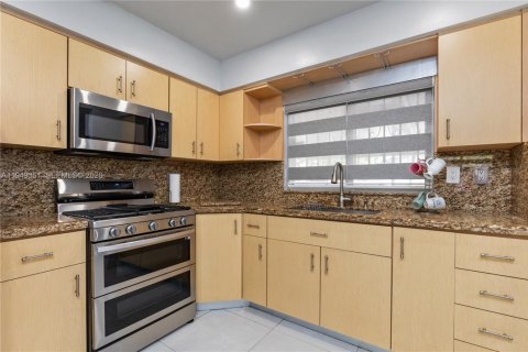 Villa ou maison à vendre à Miami Gardens, Floride: 3 chambres, 129.78 m2 № 2005155 - photo 12