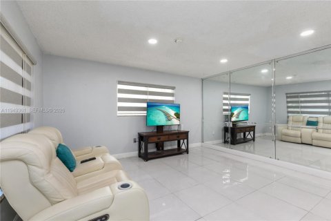 Villa ou maison à vendre à Miami Gardens, Floride: 3 chambres, 129.78 m2 № 2005155 - photo 6