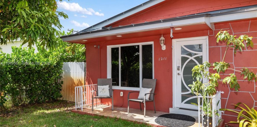 Villa ou maison à Miami Gardens, Floride 3 chambres, 129.78 m2 № 2005155