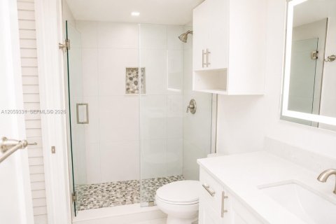 Condo in Hialeah, Florida, 2 bedrooms  № 2264240 - photo 16