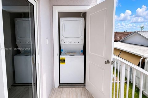 Condo in Hialeah, Florida, 2 bedrooms  № 2264240 - photo 6