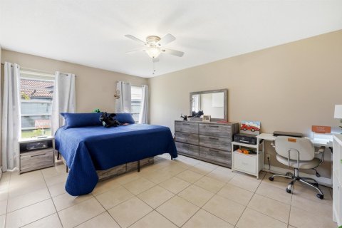 Villa ou maison à louer à Boca Raton, Floride: 3 chambres, 215.9 m2 № 2181052 - photo 16
