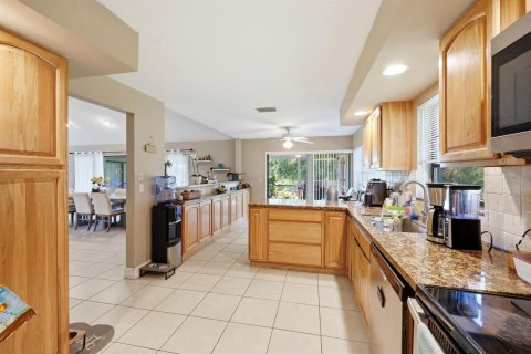 Villa ou maison à louer à Boca Raton, Floride: 3 chambres, 215.9 m2 № 2181052 - photo 11