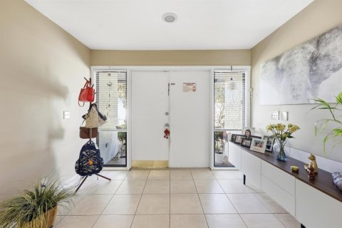 Villa ou maison à louer à Boca Raton, Floride: 3 chambres, 215.9 m2 № 2181052 - photo 4