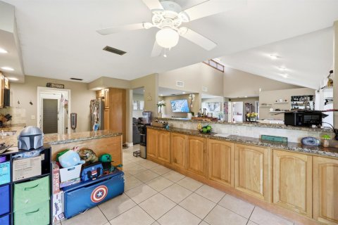 Villa ou maison à louer à Boca Raton, Floride: 3 chambres, 215.9 m2 № 2181052 - photo 10