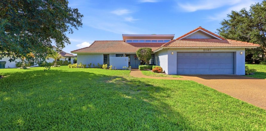 Villa ou maison à Boca Raton, Floride 3 chambres, 215.9 m2 № 2181052