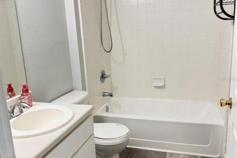 Condo in Tampa, Florida, 2 bedrooms  № 1913766 - photo 4