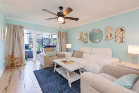 Townhouse in Tampa, Florida 2 bedrooms, 125.6 sq.m. № 1853775 - photo 14