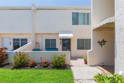 Townhouse in Tampa, Florida 2 bedrooms, 125.6 sq.m. № 1853775 - photo 1