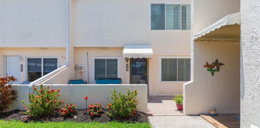 Townhouse in Tampa, Florida 2 bedrooms, 125.6 sq.m. № 1853775