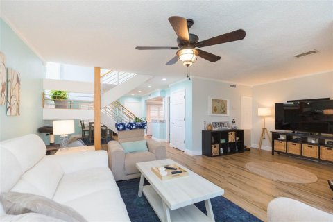 Townhouse in Tampa, Florida 2 bedrooms, 125.6 sq.m. № 1853775 - photo 18
