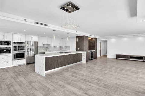 Condominio en venta en Aventura, Florida, 2 dormitorios, 175.31 m2 № 1988731 - foto 9