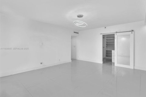 Condominio en venta en Aventura, Florida, 2 dormitorios, 175.31 m2 № 1988731 - foto 12