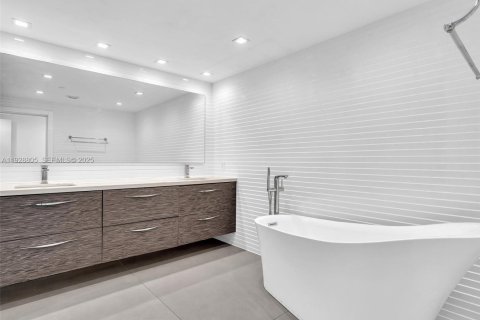 Condominio en venta en Aventura, Florida, 2 dormitorios, 175.31 m2 № 1988731 - foto 17