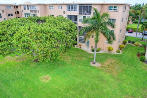 Copropriété à vendre à Boynton Beach, Floride: 2 chambres, 91.23 m2 № 1024417 - photo 1