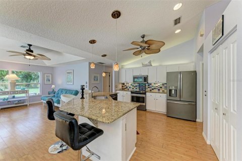 House in Venice, Florida 3 bedrooms, 200.3 sq.m. № 2272739 - photo 24