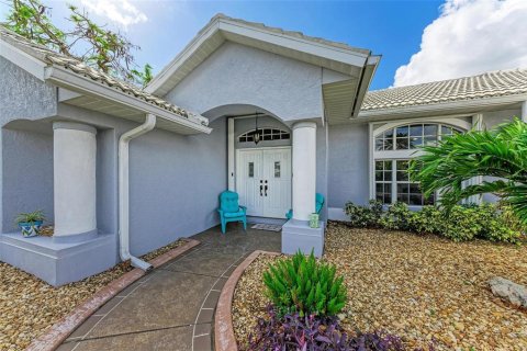 House in Venice, Florida 3 bedrooms, 200.3 sq.m. № 2272739 - photo 4