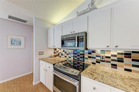 House in Venice, Florida 3 bedrooms, 200.3 sq.m. № 2272739 - photo 6