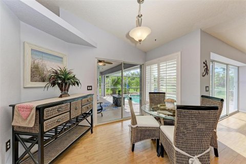 House in Venice, Florida 3 bedrooms, 200.3 sq.m. № 2272739 - photo 19