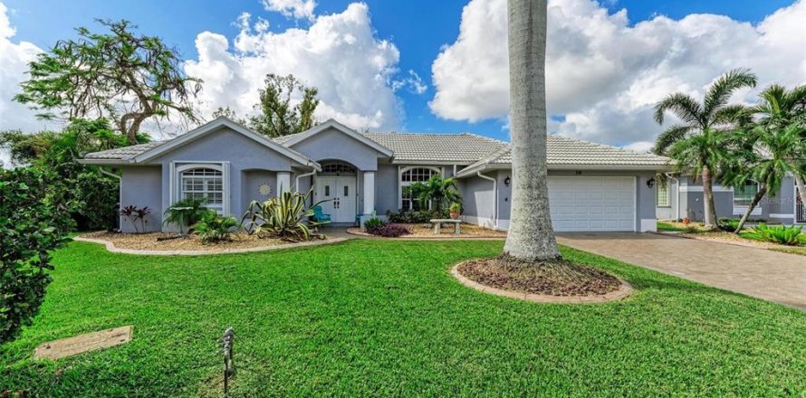 House in Venice, Florida 3 bedrooms, 200.3 sq.m. № 2272739