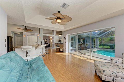 House in Venice, Florida 3 bedrooms, 200.3 sq.m. № 2272739 - photo 23