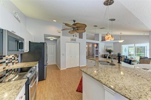House in Venice, Florida 3 bedrooms, 200.3 sq.m. № 2272739 - photo 27