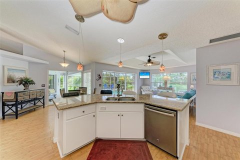 House in Venice, Florida 3 bedrooms, 200.3 sq.m. № 2272739 - photo 9