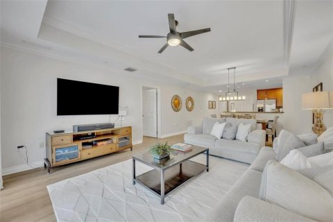 Condo in Four Corners, Florida, 3 bedrooms № 2203392 - photo 14