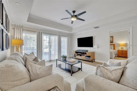 Condo in Four Corners, Florida, 3 bedrooms № 2203392 - photo 12