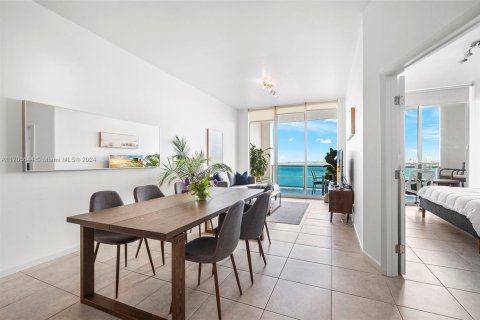 Condo in Miami, Florida, 1 bedroom № 1940593 - photo 8