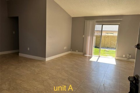Immobilier commercial à vendre à Seminole, Floride: 4 chambres, 177.81 m2 № 2354490 - photo 2