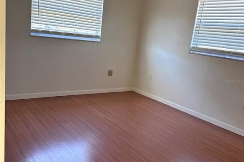 Immobilier commercial à vendre à Seminole, Floride: 4 chambres, 177.81 m2 № 2354490 - photo 6
