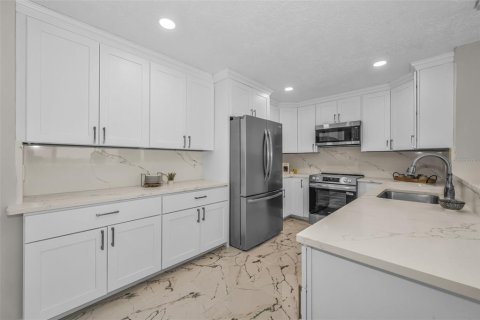 Copropriété à vendre à Belleair Bluffs, Floride: 2 chambres, 146.79 m2 № 2125087 - photo 9
