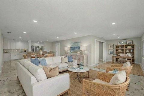 Copropriété à vendre à Belleair Bluffs, Floride: 2 chambres, 146.79 m2 № 2125087 - photo 11